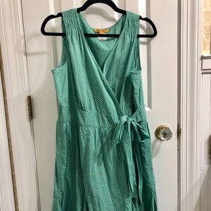 Spring-y green polka dot dress w/twirly skirt